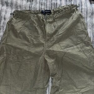Parachute baggy pants 

Aeropostale women’s baggy cotton parachute pants size S